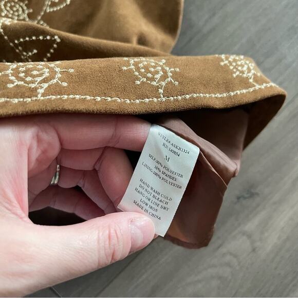 Sadie & Sage Brown Suede Embroidered Bohemian Mini Skirt - Picture 5 of 5